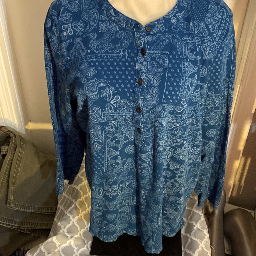 Style & Co pull over top/ blouse size 2X has 5 buttons half way up. 100% cotton